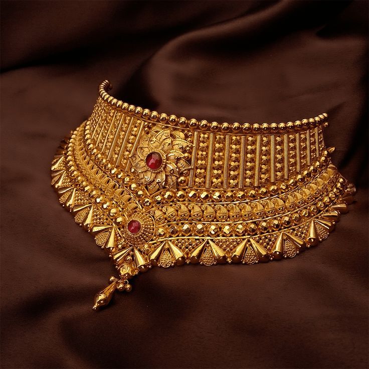 Exquisite Gold Necklace